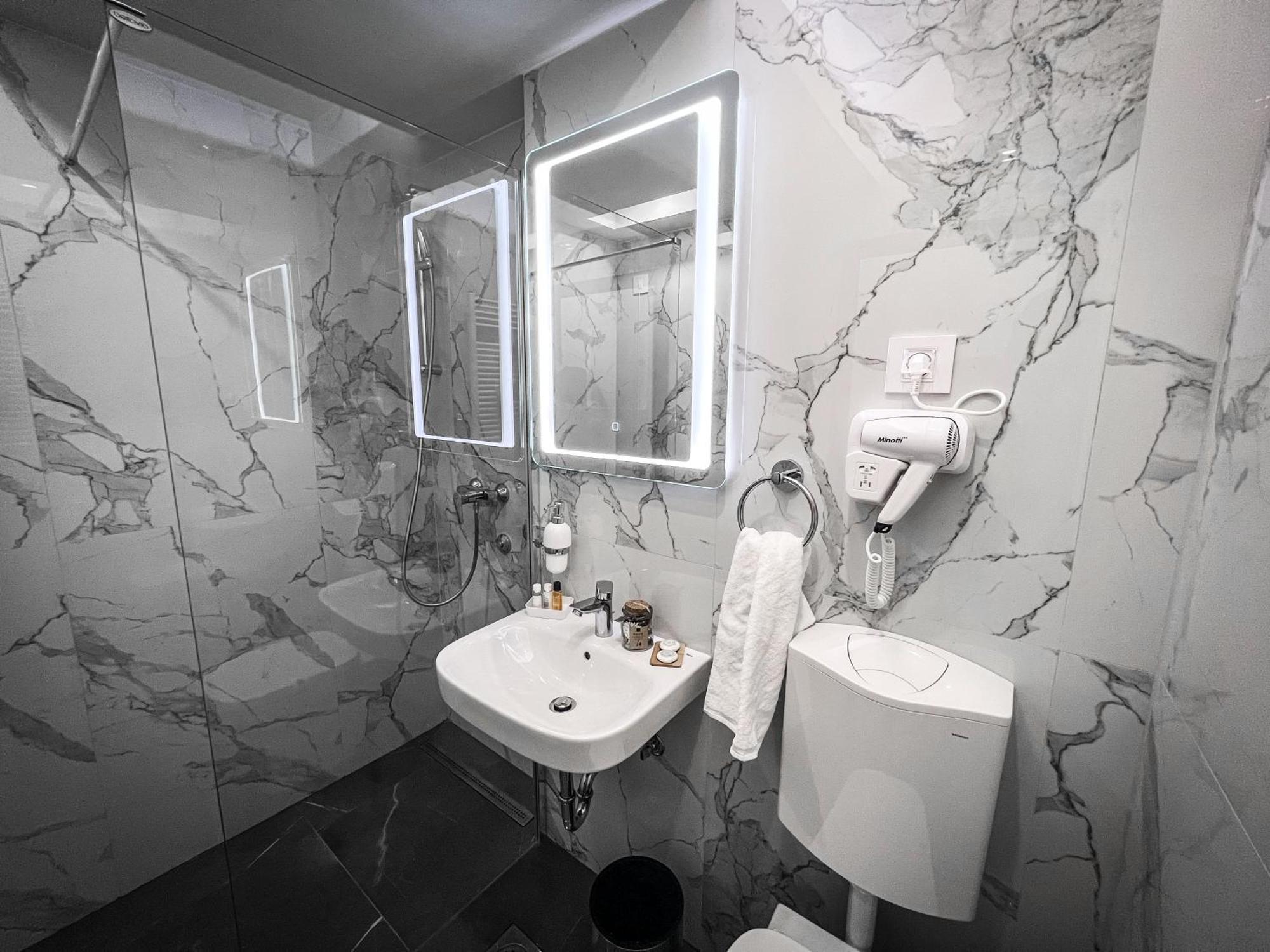 Hotel Laktaši Kültér fotó